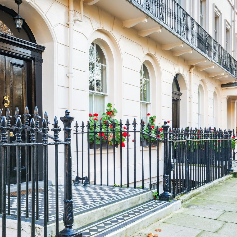 Escapes | Yawn goes to Belgravia